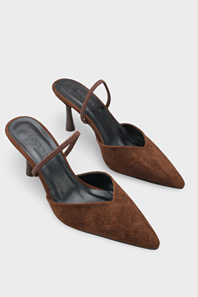 Capone Outfitters Γυναικεία παπούτσια Moira με μυτερή μύτη, μεσαίο τακούνι κα...