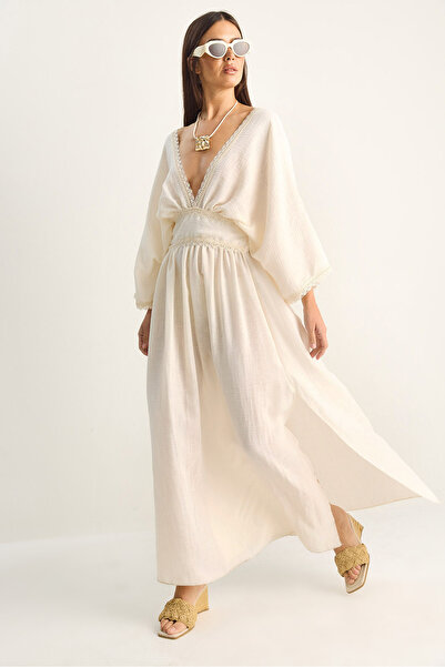 Bianco Lucci Γυναικείο φόρεμα με δαντέλα, λεπτομερή λαιμόκοψη V, σχισμή στη μ...