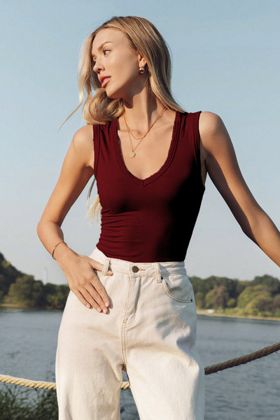 MİO ESTİLO Μπλούζα-τοπ με φαρδιά τιράντες και λαιμόκοψη V