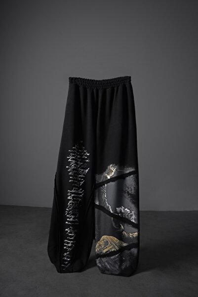 Slatra Ανδρική μαύρη φόρμα με στάμπα Conductor και τμηματικά σχέδια