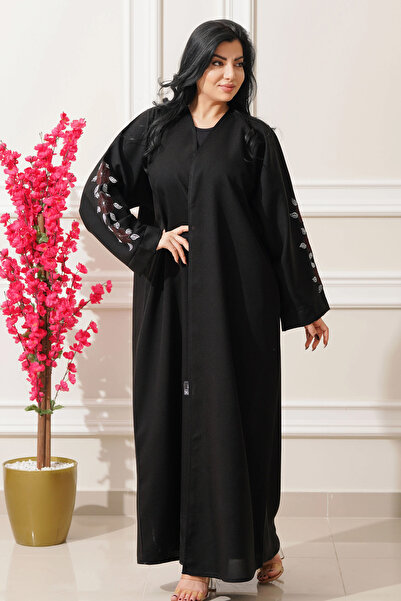 Hasnaa Abaya عباية سوداء ناعمة بتطريز ملون ع الكم