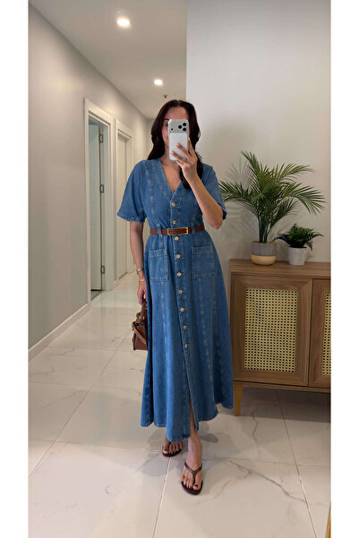 BİRCANÇİL Φόρεμα τζιν με κοντό μανίκι και λαιμόκοψη σε σχήμα V, μπλε χρώματος...