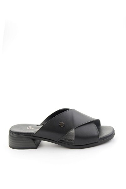 Bambi Μαύρες γυναικείες παντόφλες από γνήσιο δέρμα K04680536103