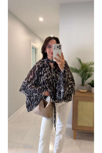 BİRCANÇİL Μπλούζα από σιφόν Sitwer με μαύρο σχέδιο και λεπτομέρεια δεσίματος