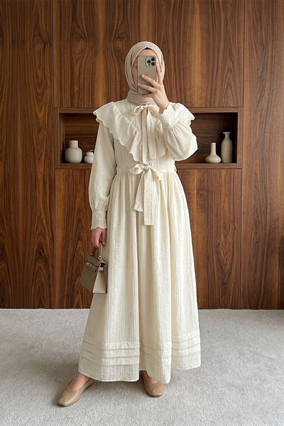 MODAQU Φόρεμα με κυματιστή επένδυση και τσαλακωμένο σχέδιο - Πέτρινο