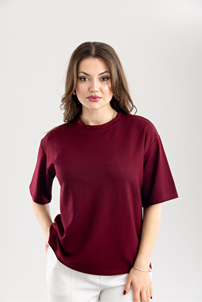 TUĞBA ERGÜL Γυναικείο μπλουζάκι oversize με λαιμόκοψη ποδηλάτου