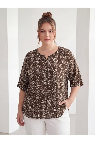 RMG Πουκάμισο με κοντό μανίκι και γιακά, σε μεγάλο μέγεθος, καφέ χρώμα