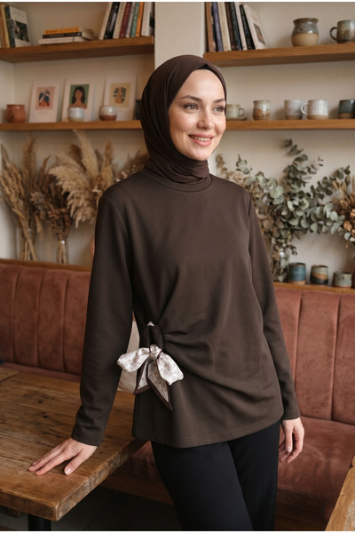 MODAQU Μπλούζα με λεπτομέρεια δεσίματος και φουλάρι στο πλάι - Σκούρο καφέ