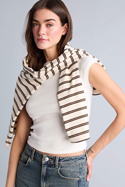 DeFacto Μπλουζάκι με κοντό μανίκι και λαιμόκοψη καγιάκ, στενή εφαρμογή, με ρα...