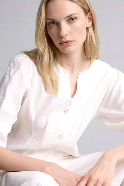 DeFacto Κανονική εφαρμογή, μακρυμάνικο πουκάμισο ζακάρ με λαιμόκοψη καρχάρια ...