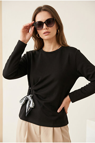 MODAQU Μπλούζα με λεπτομέρεια δεσίματος και φουλάρι στο πλάι - Μαύρο