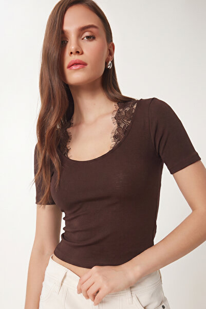 Lovelyİstanbul Δαντελωτό πλεκτό μπλουζάκι με λαιμόκοψη LMW0035 ΚΑΦΕ