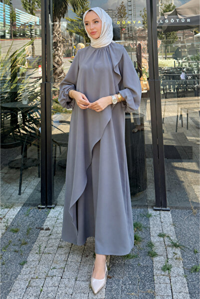 Abiye Diyarı Βραδινό φόρεμα με βολάν από ύφασμα κρεπ Hazan για το Τεσεττούρ