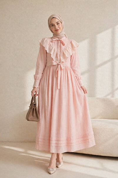 Kirazgym Φόρεμα με βολάν στο γιακά, λεπτομέρεια με διακοσμητικό κούμπωμα και ...