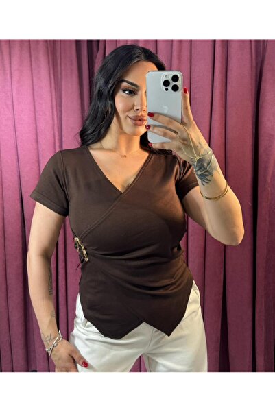 inci bayan giyim Γυναικείο χρυσό μπλουζάκι με λεπτομέρειες και κοντό μανίκι