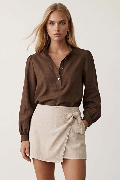 Trend Alaçatı Stili Γυναικεία μπλούζα από λινό πουκάμισο με γιακά, μισό μανίκ...
