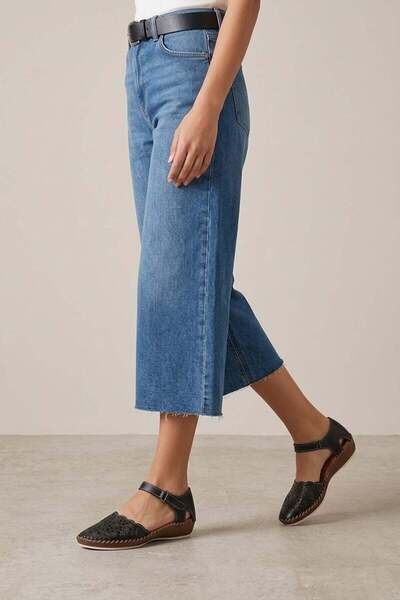 Beety 26BY67.26019C Γυναικεία φλατ σανδάλια από γνήσιο δέρμα μαύρα