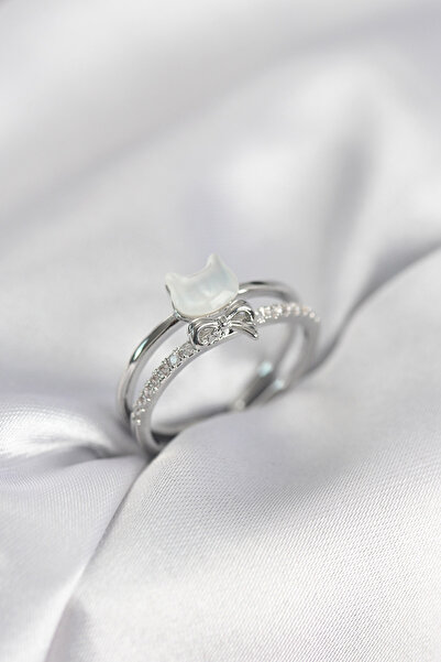 silky glows Reflect Your Elegance with the Stylish Silver Color Pearlescent C...