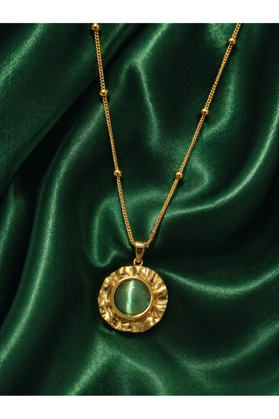 Sylvera Shop Mystical Green Stone Vintage Steel Necklace (Gold Color)