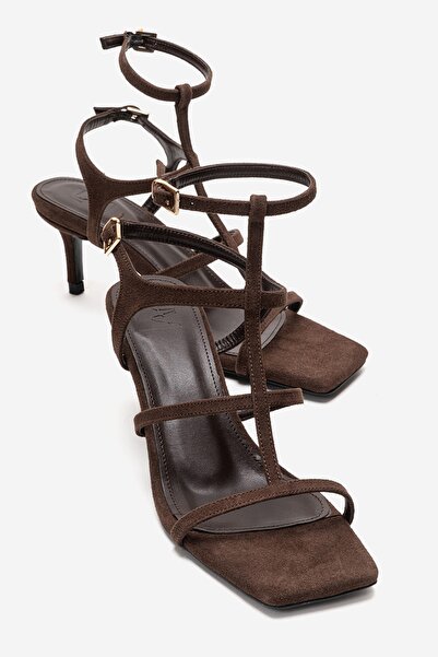 LuviShoes Γυναικεία παπούτσια με λεπτό τακούνι VIENTO σε καφέ σουέντ με λουράκια