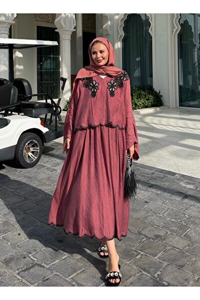 TATULA طقم من قطعتين مع تنورة مزينة بتفاصيل مطرزة
