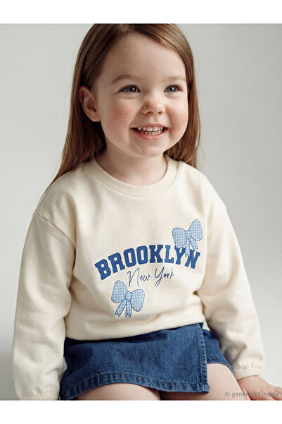 LC Waikiki Crew Neck Printed Baby Girls' Sweatshirt