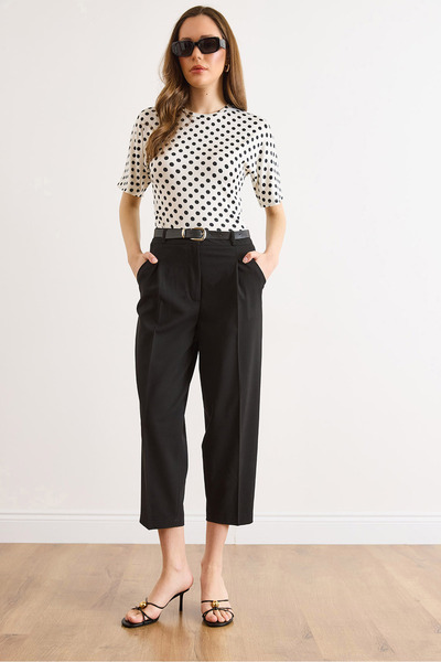 Olalook Γυναικείο μαύρο παντελόνι από ύφασμα πολυβισκόν με πιέτες και ζώνη PN...