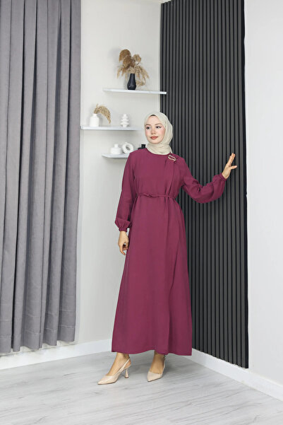 TATULA Long Dress with Brooch and Sash Detail