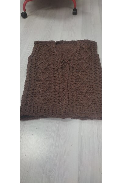 Kevser nur tuhafiye Puffy Hand-Knitted Vest