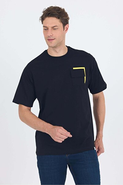 İmza Μαύρο κοντομάνικο μπλουζάκι με λαιμόκοψη ποδηλάτου, τσέπη και βαμβακερό ...