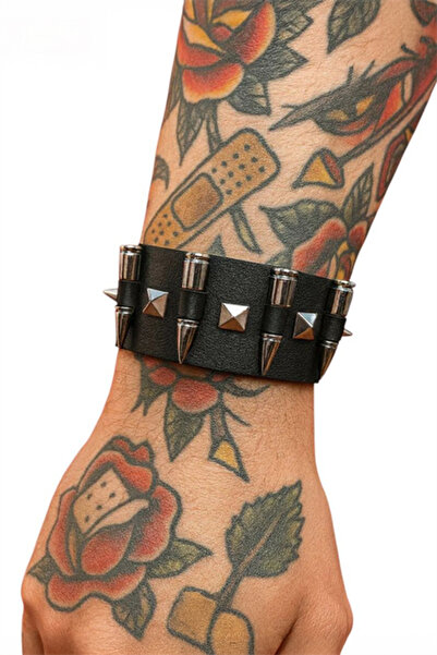 Karakedi Black Pyramid Studded and Bullet Leather Bracelet