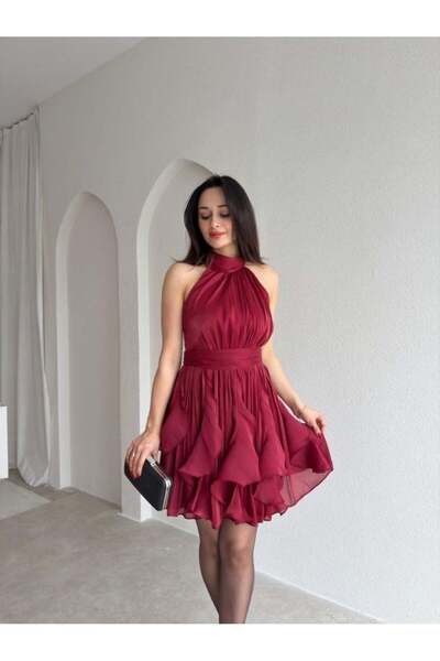 ADAMODA.RO Κομψό κοντό σατέν φόρεμα με πιέτες