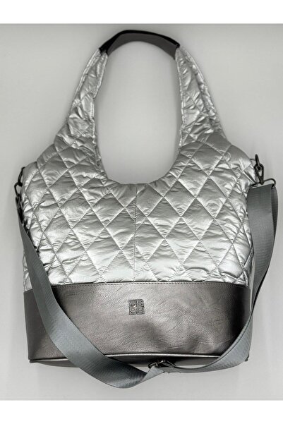 FEMME Dolly Καπιτονέ Ασημί Γυναικεία Τσάντα Ώμου και Χιαστί – Κομψό Σχέδιο με...