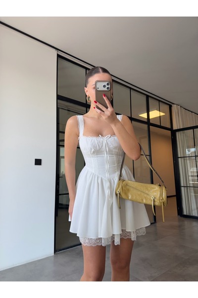 BB Bensu Buyruk ΦΟΡΕΜΑ ΜΙΝΙ ΚΟΡΣΕ ΜΕ ΔΑΝΤΕΛΕΣ ΚΑΙ ΛΕΠΤΟΜΕΡΕΙΕΣ ΣΕ ΣΤΥΛ ΚΡΕΜΑΣ...