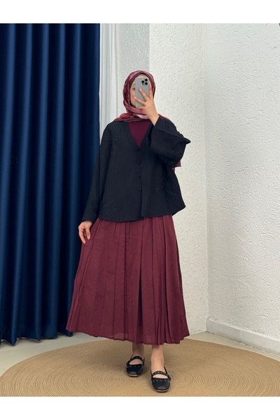 BENAHOLL قميص أكسو بتفاصيل مطرزة وياقة على شكل V - EU2813 أسود