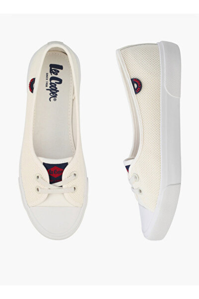 Lee Cooper أحذية نسائية سهلة الارتداء ذات ملمس مميز