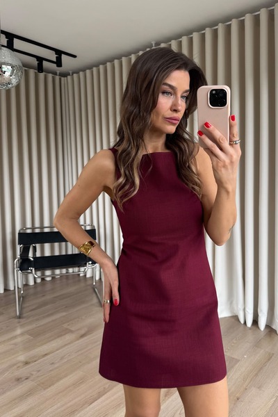 Sue Store Φόρεμα με τετράγωνο λαιμόκοψη σε μπορντό χρώμα, με λουράκια και επέ...