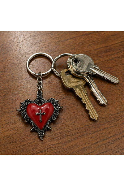 HER ŞEY NOTA www.herseynota.com Gothic Heart Keychain with Red Metal Cross De...