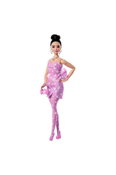 Barbie Deluxe Style Bebekler Pembe Kot Elbiseli Bebek JJN71