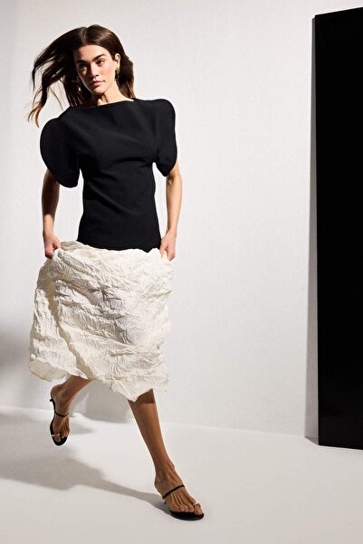 DeFacto Σατέν μίντι φούστα σε γραμμή Α με κανονική μέση H0858AX26SP