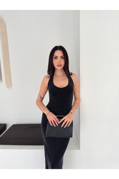 SBL COLLECTİON Μαύρο φόρεμα με λεπτομέρεια αλυσίδας στον αυχένα και στην πλάτ...