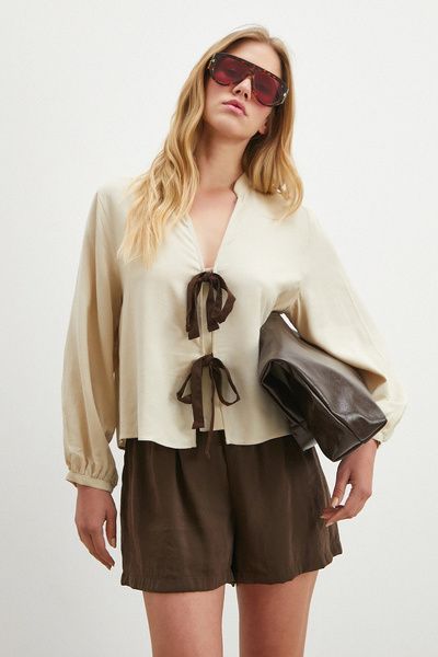 Never more Μπλούζα βισκόζης με ζώνη στη μέση, μπεζ