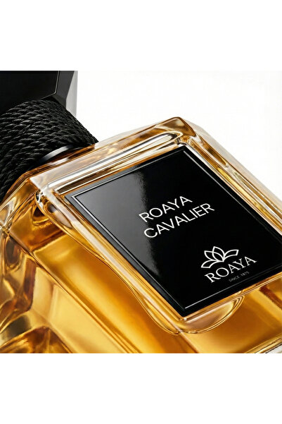 Roaya عطر CAVALIER عطر مخملي دافئ مزيج الفانيلا الدافئة مع الجلد السويدي ولمسة بودرية بعطر فاخر وأنيق – 100 مل