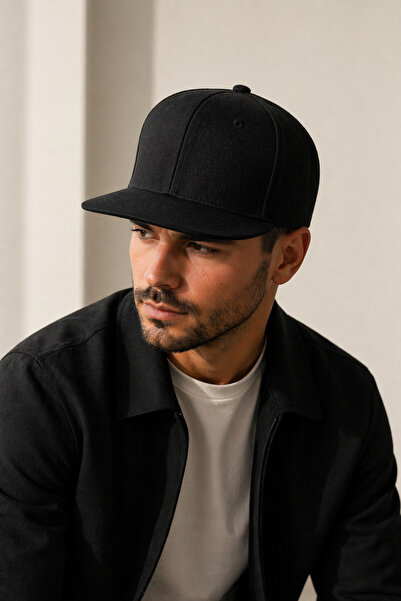 HatClub Exclusive قبعة سناپ باك سوداء ذات حافة مسطحة للجنسين قابلة للتعديل لل...