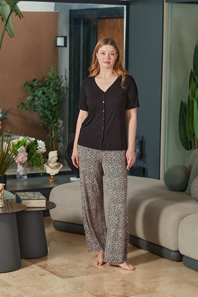 Aqua 26683 Γυναικείο κοστούμι πιτζάμα με κοντά μανίκια και κουμπιά μπροστά