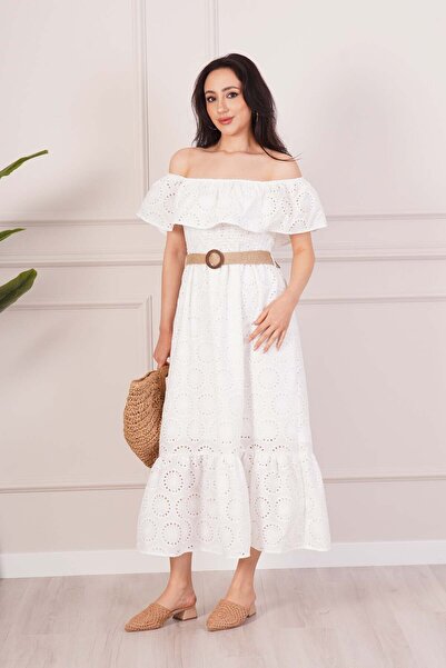 Hipo Trend Λευκό μακρύ φόρεμα με λεπτομέρεια ζώνης και κέντημα στο γιακά τύπο...