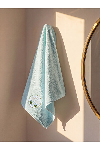LC Waikiki Nevavm Farklı Renkler Swan Embroidered Cotton Face Towel 50X80 cm