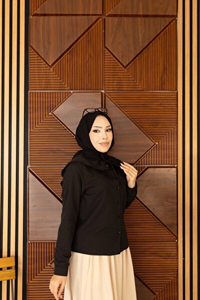 Nergis Neva Butik قميص بتفاصيل من الدانتيل