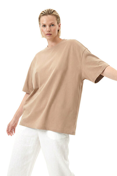 MAXIMILLIAN Γυναικείο μπλουζάκι σε μπεζ χρώμα, oversize, με λαιμόκοψη ποδηλάτ...