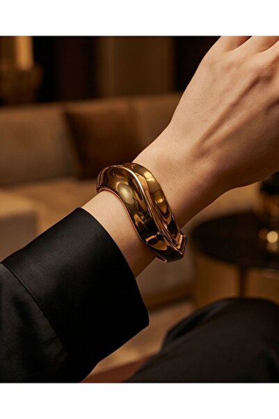 B&T Bujiteri Modern Design Gold Color Women's Bracelet